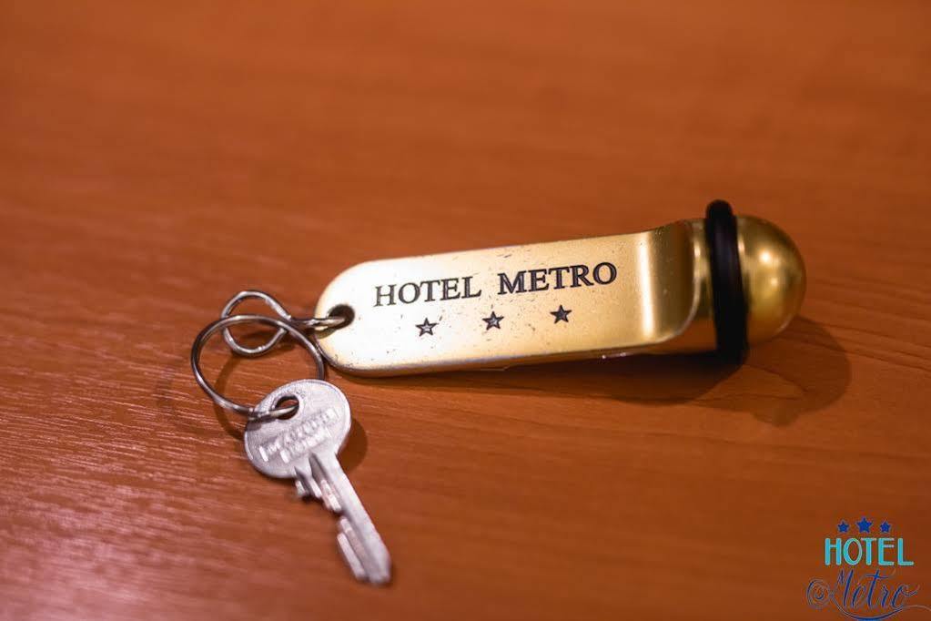 Hotel Metro Будапеща Екстериор снимка